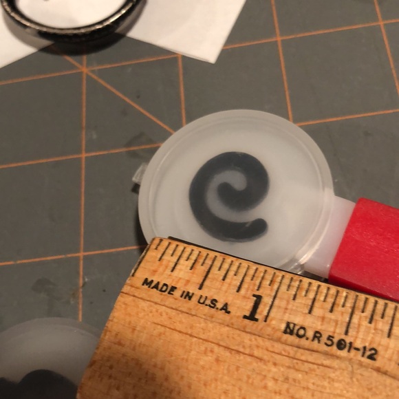 4. Sizzix Paddle Punch Positionable Hand Punch dies - Picture 12 of 15